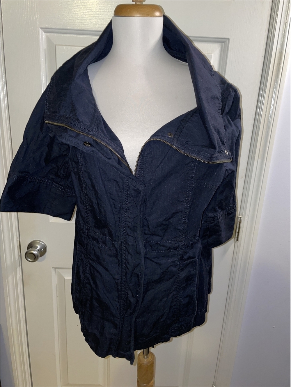 Ann Taylor Loft size medium navy blue short sleeve jacket